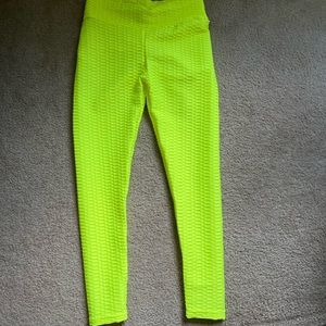 Tik tok famous high waisted ruched butt leggings size medium